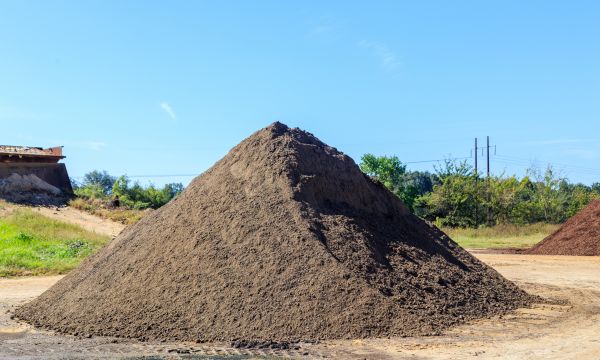 Black Dirt Delivery in Sarasota