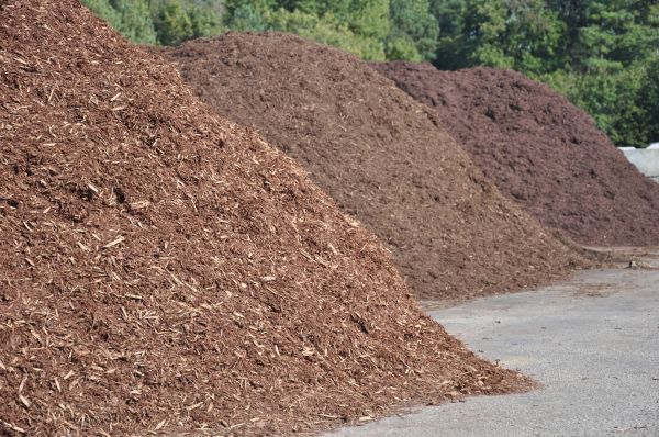Brown Mulch Delivery in Sarasota
